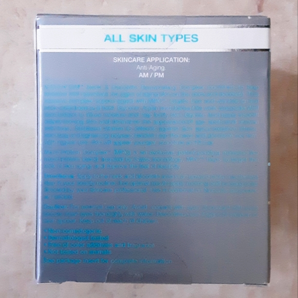 NEOCUTIS ( NEO CUTIS ) MICRO FIRM NECK & DECOLLETÉ CREAM - Picture 2 of 4